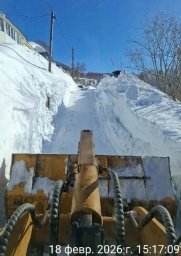 Коммунальные службы продолжают расчистку дорог в Петропавловске-Камчатском 6