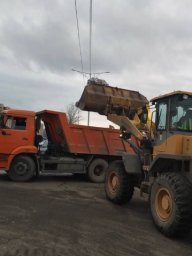 Работы по зимней уборке городской территории продолжаются в Петропавловске-Камчатском 4