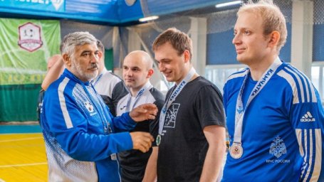 Бронзовыми призёрами межведомственной спартакиады по мини-футболу стали спасатели на Камчатке 2