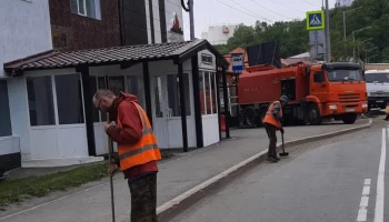 Летняя уборка на улицах города проходит ежедневно Летняя уборка на улицах города проходит ежедневно