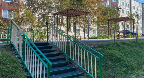 Благоустройство дворов в рамках федеральной программы продолжается в Петропавловске-Камчатском 2