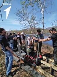 Камчатские школьники приняли участие в строительстве экотропы в парке Ойкумена 5