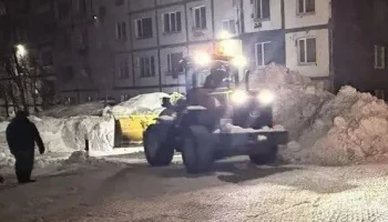 Круглосуточная уборка снега продолжается в Петропавловске-Камчатском