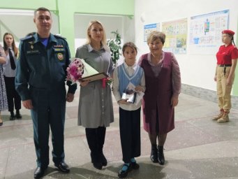 Школьницу с Камчатки наградили медалью «За проявленное мужество» 2