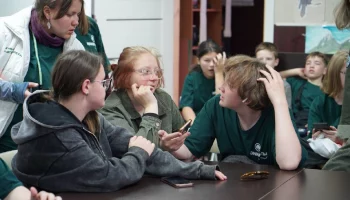 Юные натуралисты посетили визит-центр природного парка «Вулканы Камчатки» Юные натуралисты посетили визит-центр природного парка «Вулканы Камчатки»