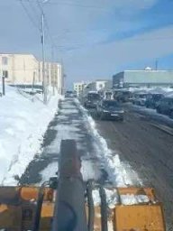Удалением снежных масс с внутридворовых проездов и тротуаров занимаются службы в Петропавловске-Камчатском 7