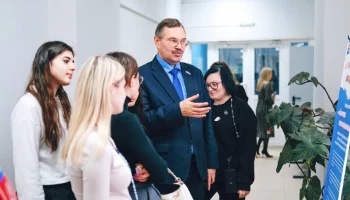 Фотовыставка &laquo;Камчатка многонациональная&raquo; открылась в КамГУ имени Витуса Беринга