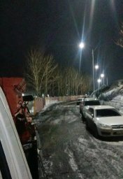 Бригады ручного труда заняты очисткой тротуаров в Петропавловске-Камчатском 6