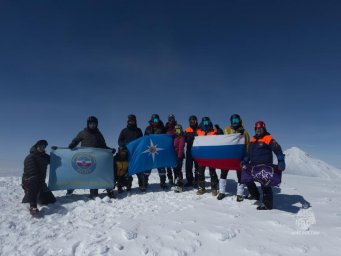 Всероссийские сборы спасателей МЧС по альпинистской подготовке завершились в Камчатском крае 15