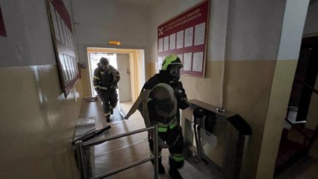 Совместные пожарно-тактические занятия провели Росгвардия и МЧС России на Камчатке 1