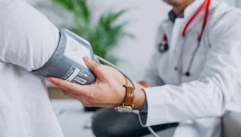 Диспансеризация даёт возможность оценить индивидуальные факторы риска