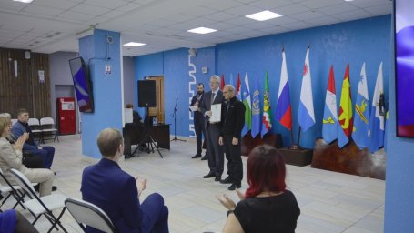 Наградами отметил специалистов за слаженные действия в период сейсмической активности губернатор Камчатки 7