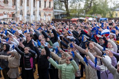 В честь 80-летия Победы прошел международный танцевальный флешмоб «Эхо Побед» 0