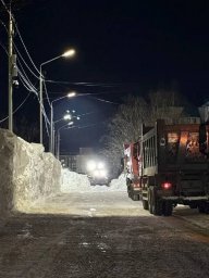 Коммунальные службы продолжают приводить в порядок Петропавловск-Камчатский 3