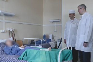 Владимир Солодов встретился с военнослужащими, получающими лечение в госпитале на Камчатке 1