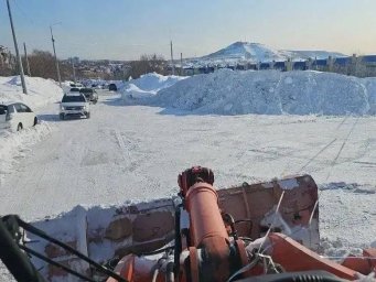 Коммунальные службы продолжают борьбу с последствиями циклона в Петропавловске-Камчатском 0