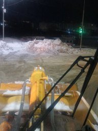 Работы по расчистке магистралей, внутриквартальных проездов и придомовых зон продолжаются в столице Камчатки 0