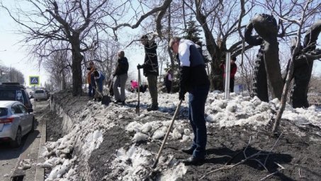 Коллективный субботник состоялся сегодня в Петропавловске-Камчатском 2