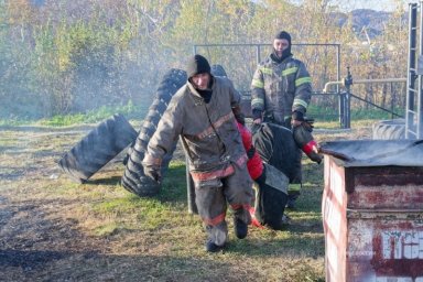 Состязания за звание лучшего звена газодымозащитной службы прошли в Вилючинском городском округе на Камчатке 6