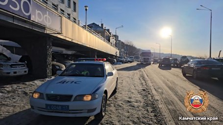 Спецрейд по борьбе с незаконной парковкой прошёл в Петропавловске-Камчатском 2