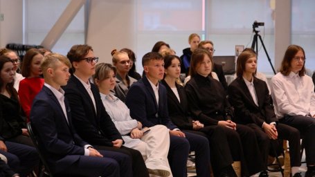 С выпускниками–медалистами встретился губернатор Камчатки 1