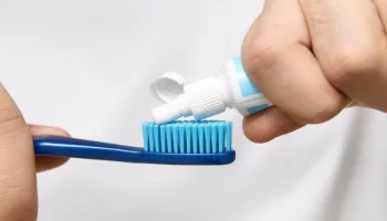 Не просто чистить, а заботиться: как подобрать пасту и щётку