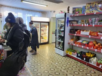 Более 40 тонн продуктов питания доставили в Никольское на Камчатке 3