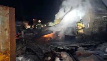 Сотрудники Следственного комитета устанавливают обстоятельства пожара в Раздольном на Камчатке Сотрудники Следственного комитета устанавливают обстоятельства пожара в Раздольном на Камчатке