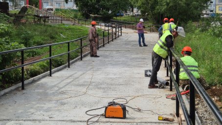 Мэр проинспектировал ход работ по созданию сквера на улице Солнечной в Петропавловске-Камчатском 2