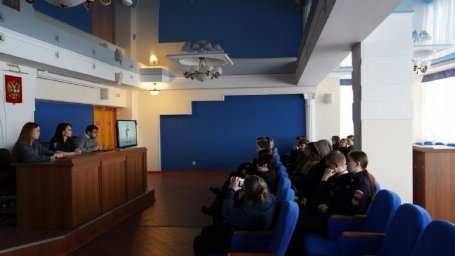 Со спецификой работы полицейских следователей и криминалистов ознакомились студенты Камчатки 5