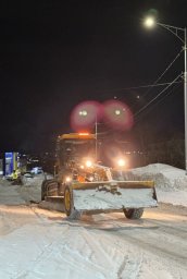 Техника выполняет очистку магистралей, внутриквартальных проездов, придомовых территорий и тротуаров в Петропавловске-Камчатском 2