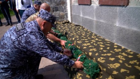 Митинг в честь ветеранов боевых действий посетили жители Петропавловска-Камчатского 3