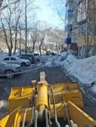 Продолжается очистка дорог от снега и песка в Петропавловске-Камчатском 4