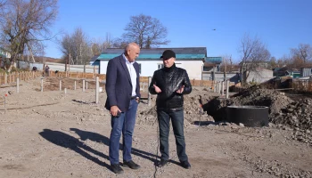 На Камчатке депутаты проконтролировали ход строительства ФАПа в поселке Новый