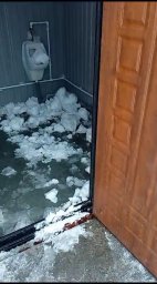 Вандалы портят общественные туалеты в столице Камчатки 4