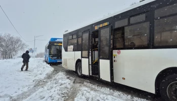 Дорожные службы в ночную смену продолжат работу по ликвидации последствий циклона в Петропавловске-Камчатском Дорожные службы в ночную смену продолжат работу по ликвидации последствий циклона в Петропавловске-Камчатском