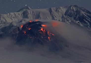Вулкан Шивелуч на Камчатке готовится к мощному извержению 0