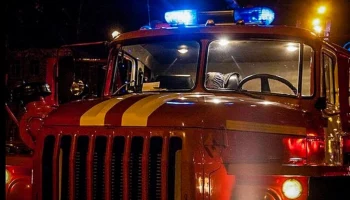 Микроавтобус сгорел в столице Камчатки