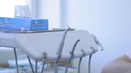 На новом оборудовании получают помощь в краевой стоматологической поликлинике жители Камчатки 2