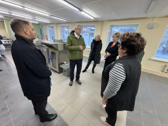 Ход капитального ремонта школы № 2 в Вилючинске проинспектировал губернатор Камчатки 0