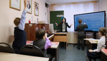 Благодаря краевым парламентариям в камчатской музыкальной школе появилась новая интерактивная панель
