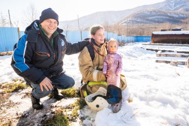 В специальной теплодымокамере примерили на себя роль пожарных школьники Камчатки 2