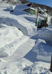 Коммунальные службы продолжают расчистку дорог в Петропавловске-Камчатском 4