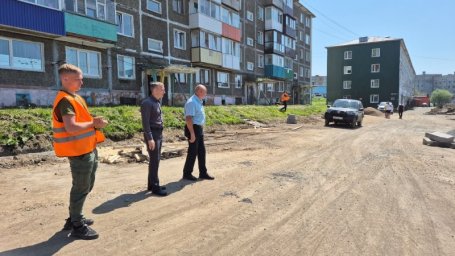 Внутриквартальные проезды и придомовые территории благоустраиваются в Петропавловске-Камчатском 0