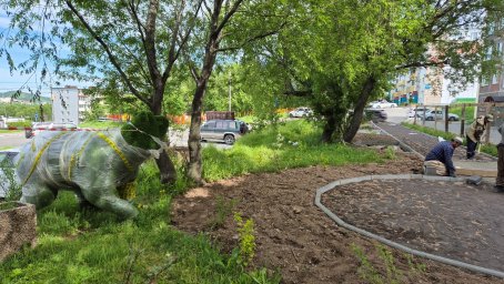 Двор на проспекте 50 лет Октября благоустраивают в Петропавловске-Камчатском 1