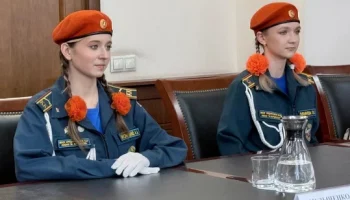 Медали «За проявленное мужество» вручили двум ученицам кадетских классов на Камчатке Медали «За проявленное мужество» вручили двум ученицам кадетских классов на Камчатке