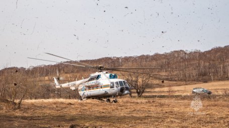 Спасатели провели тренировку по десантным спускам на Камчатке 0