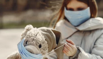 Два пути передачи инфекции: как предохраняться от заражения