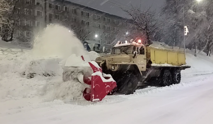 Ликвидируя последствия прошлых циклонов, готовится встречать новый удар стихии столица Камчатки 6