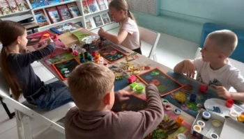 Тематический творческий час, посвященный Дню учителя, прошел в Вилючинской библиотеке на Камчатке